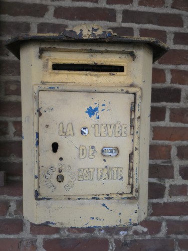 Ancienne boite aux lettres - aux,